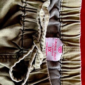 Laurie Felt Daisy Denim Jogger Pants